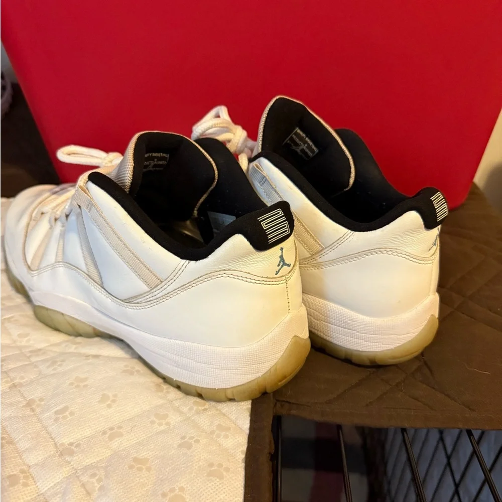 Jordan 11 Low “Legend Blue” - Picture 4 of 6